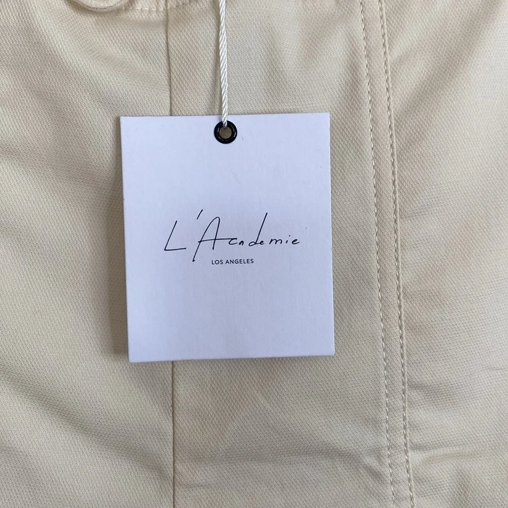 L’Academie shorts women’s small ivory NWT